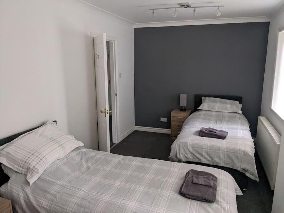 Teith Court Apartment With Private Parking. Стерлинг Экстерьер фото